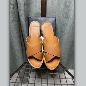 Abercrombie & Fitch | NWT | Faux Leather Sandals